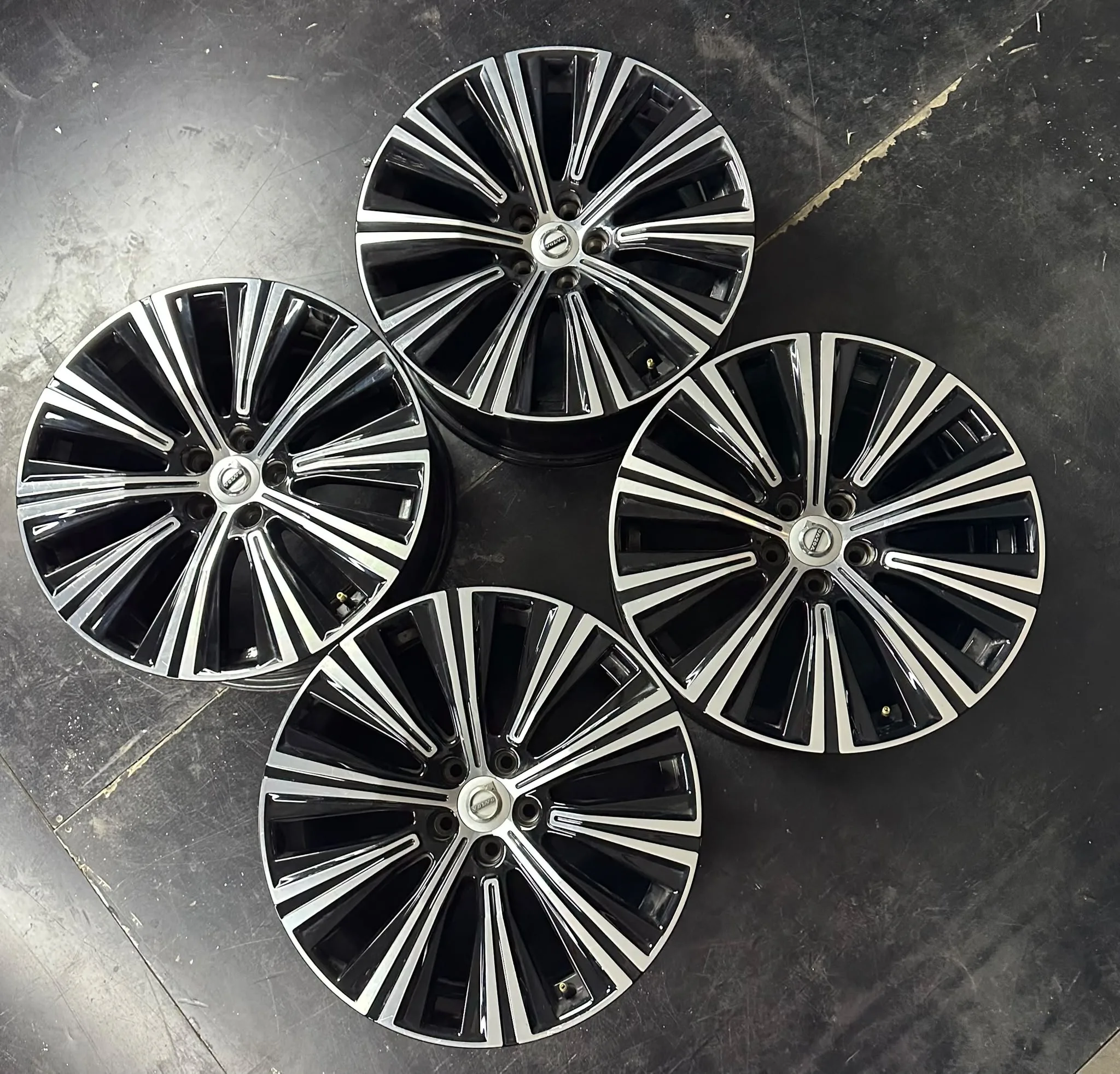 5x108 19 İNÇ J8.5 ET47 ORJİNAL VOLVO XC90, XC60, S90 JANT TAKIMI
