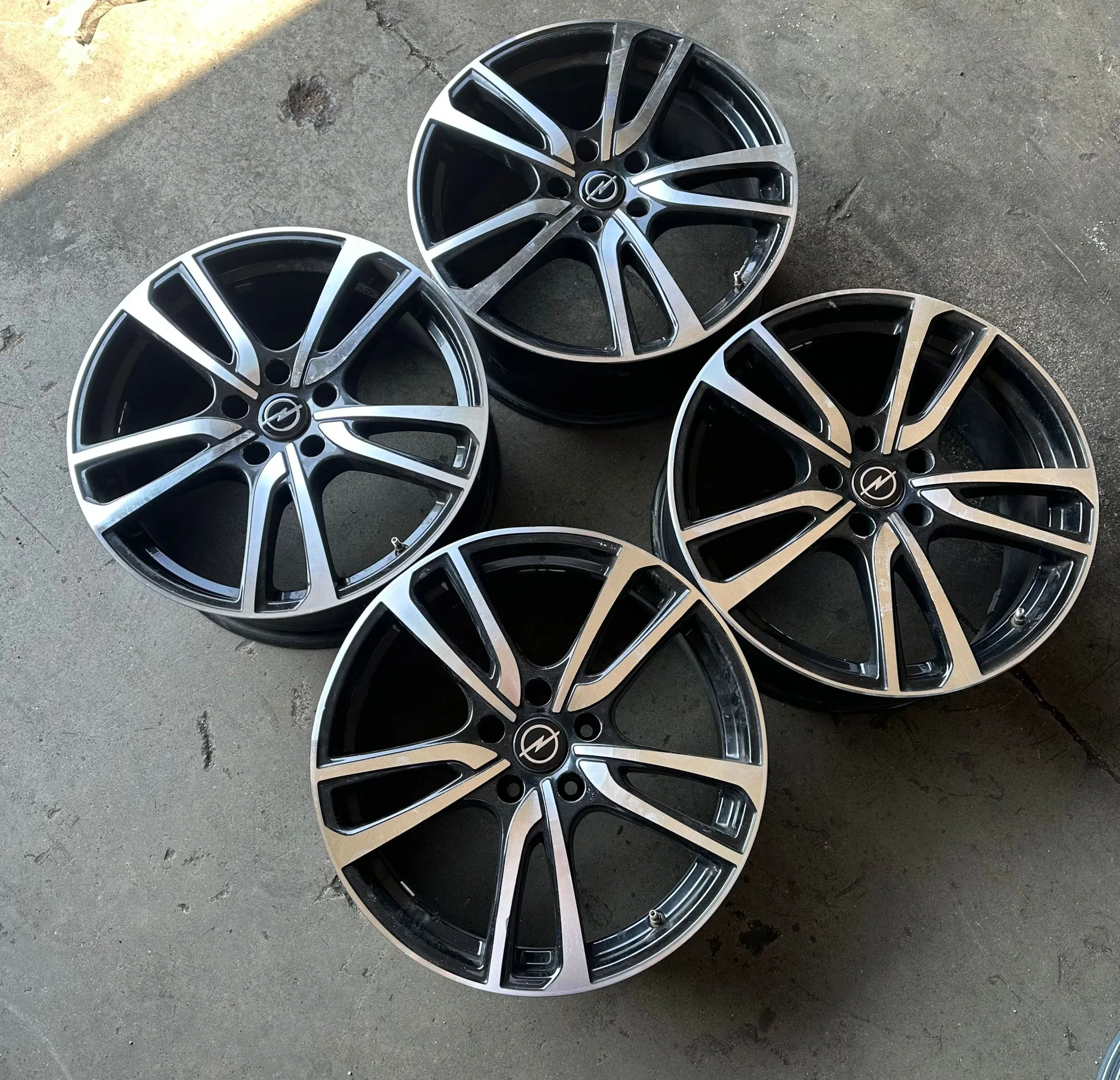 5x110 18 İNÇ J8 ET43 OPEL JANT TAKIMI (K6)