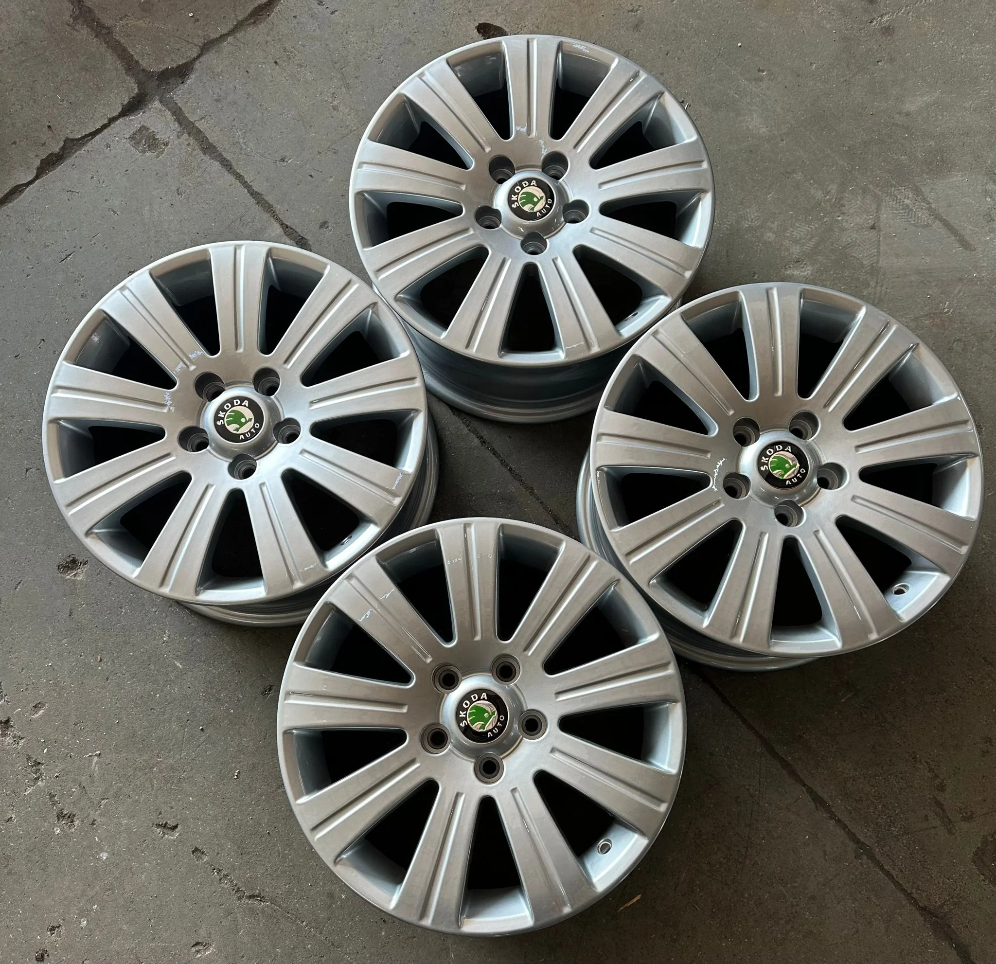5x112 16 İNÇ J7 ET45 SKODA JANT TAKIMI (K6)