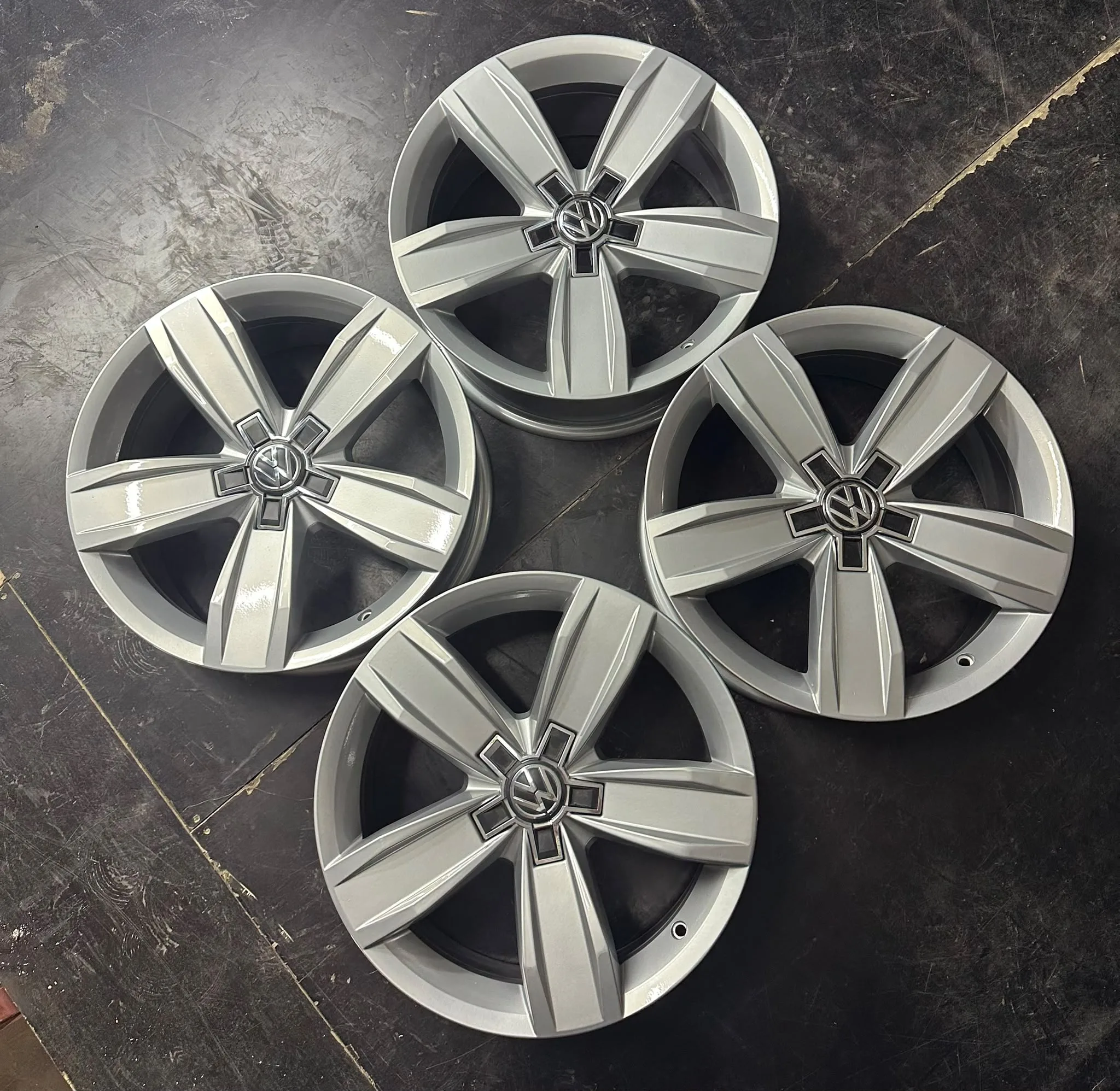 5x112 17 İNÇ J7 ET40 ORJİNAL VOLKSWAGEN PASSAT B8 İSTANBUL JANT TAKIMI