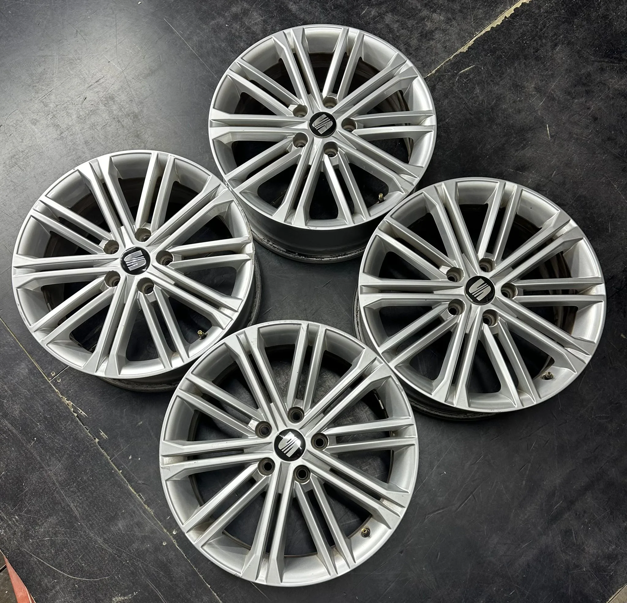 5x112 17 İNÇ J7 ET49 ORJİNAL SEAT LEON MK3 JANT TAKIMI