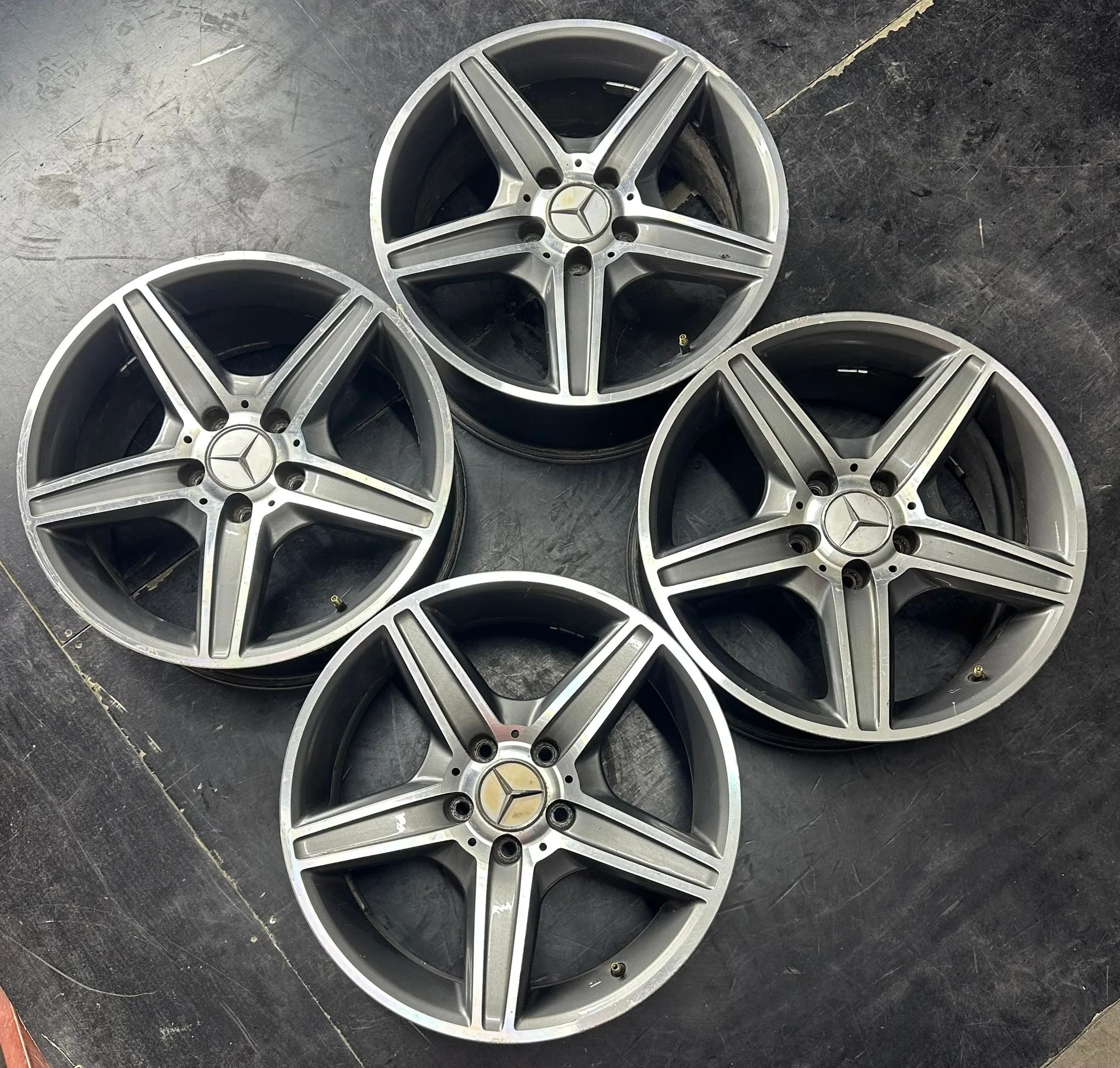 5x112 17 İNÇ J7.5 ET35 MERCEDES W205 JANT TAKIMI