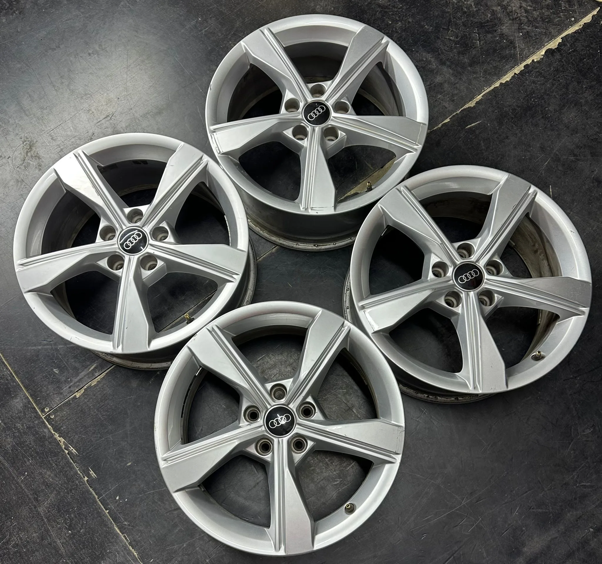 5x112 17 İNÇ J7.5 ET38 ORJİNAL AUDI A4 B9 JANT TAKIMI