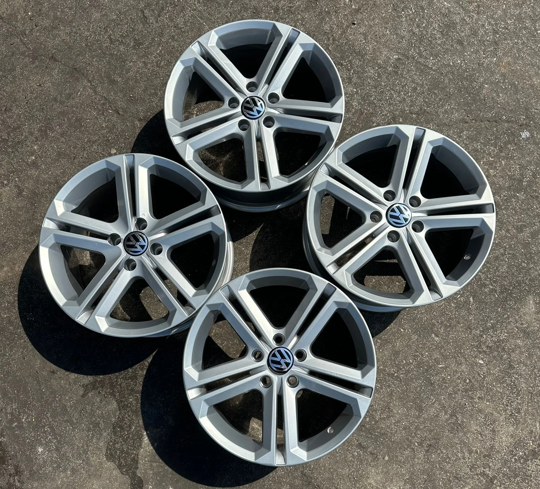 5x112 17 İNÇ J7.5 ET35 VOLKSWAGEN MALLORY JANT TAKIMI (K6 İŞLEMLİ)
