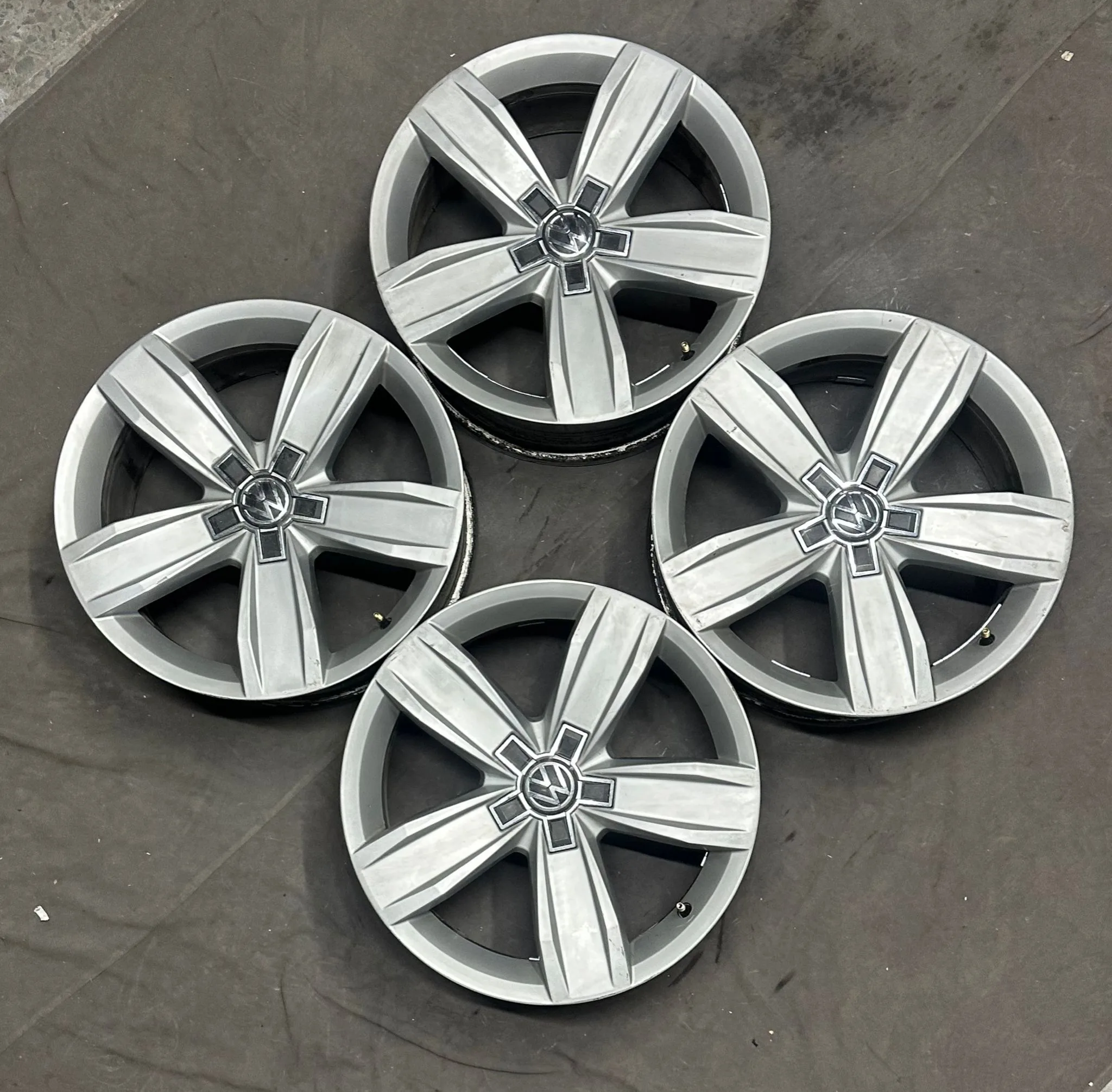 5x112 17 İNÇ J7 ET40 ORJİNAL VOLKSWAGEN İSTNABUL JANT TAKIMI (K6)