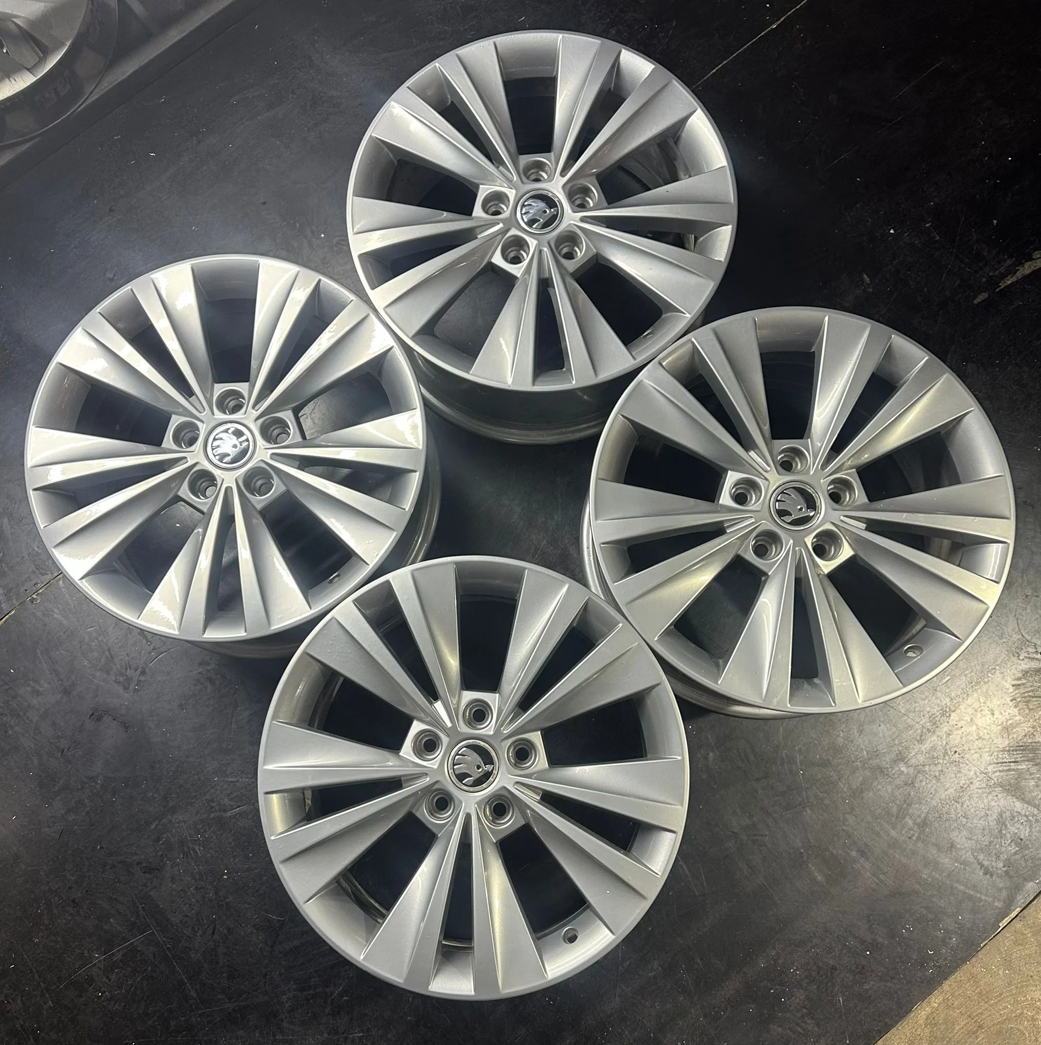 5x112 17 İNÇ J7.5 ET49 ORJİNAL SKODA JANT TAKIMI (İŞLEMLİ)