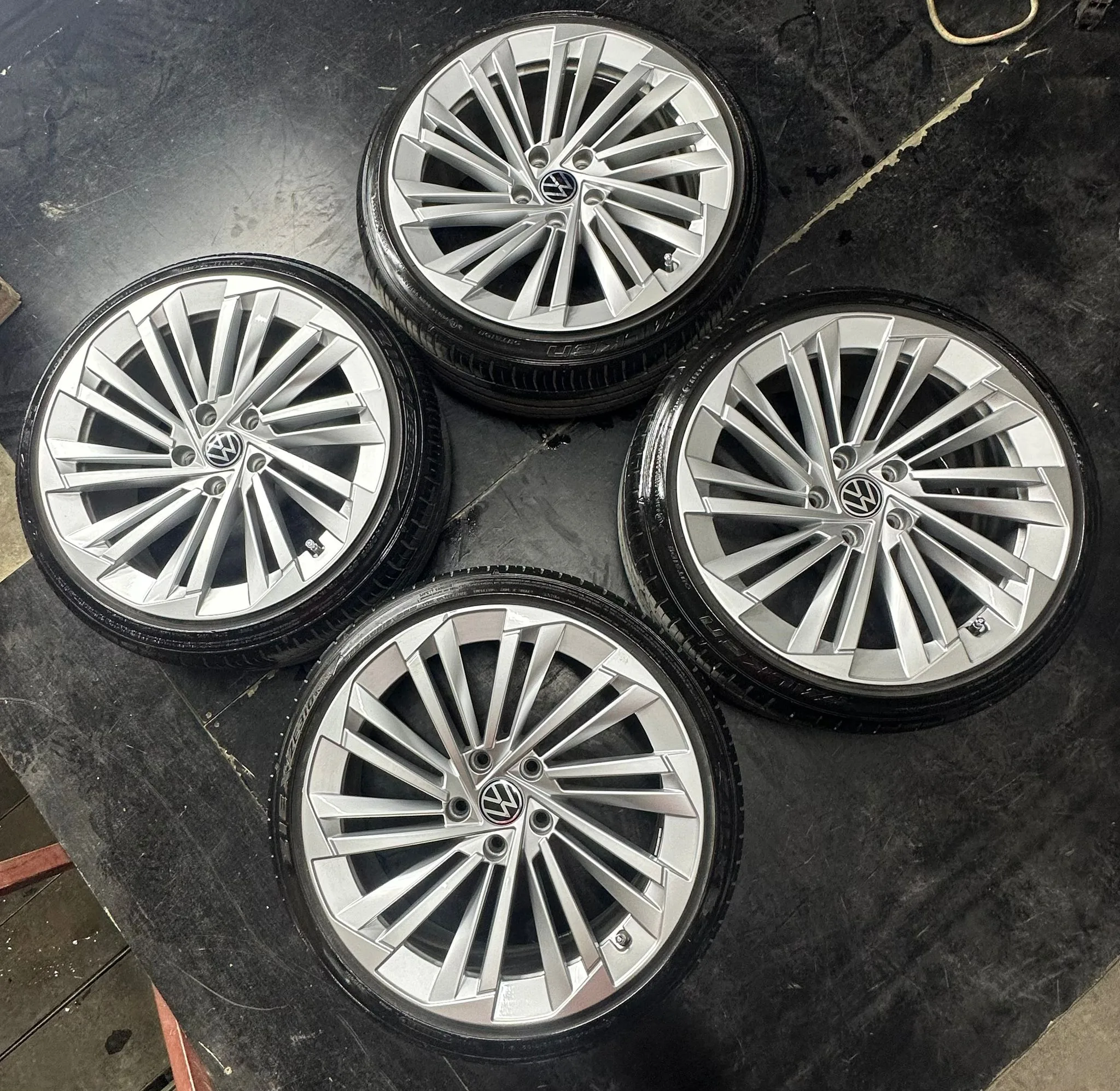 5x112 18 İNÇ J8 ET40 205/40 18 FALKEN 2024 VOLKSWAGEN SKODA UYUMLU JANT LASTİK SETİ