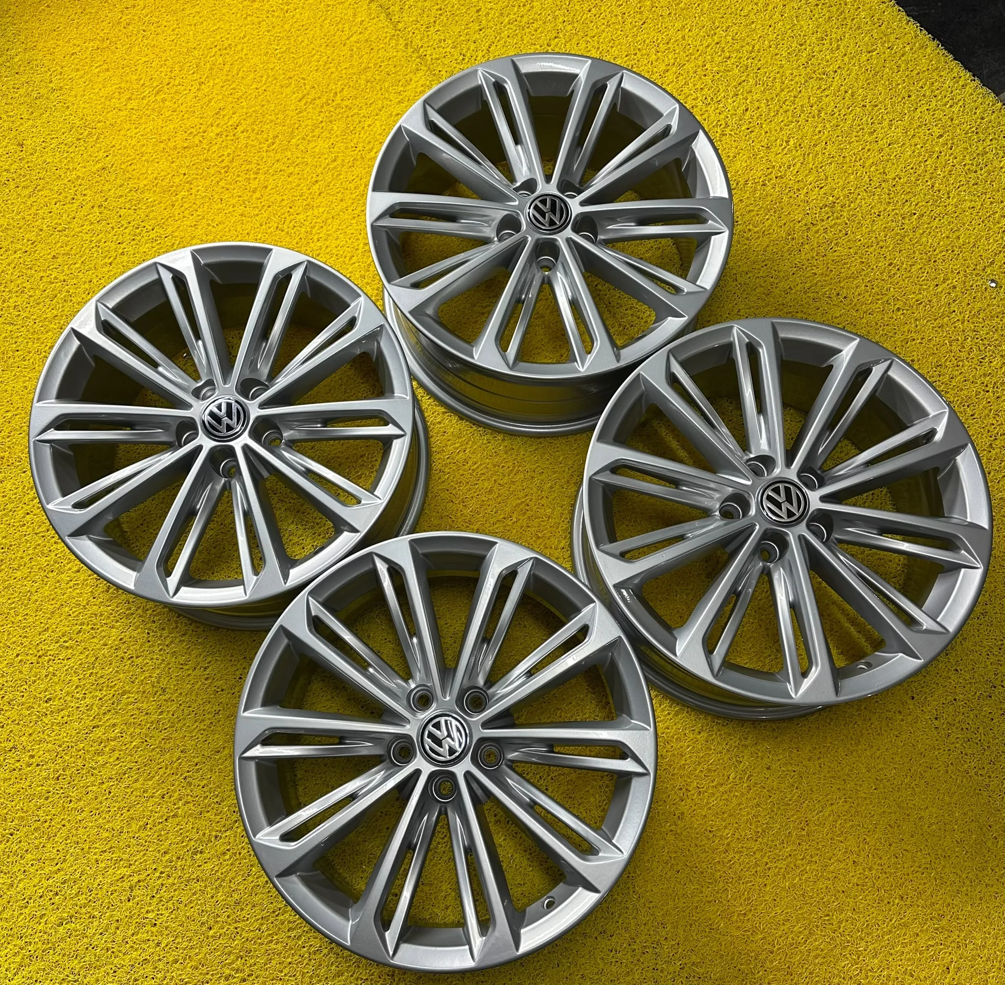 5x112 18 İNÇ J8 ET40 VOLKSWAGEN VERONA JANT TAKIMI (İŞLEMLİ)