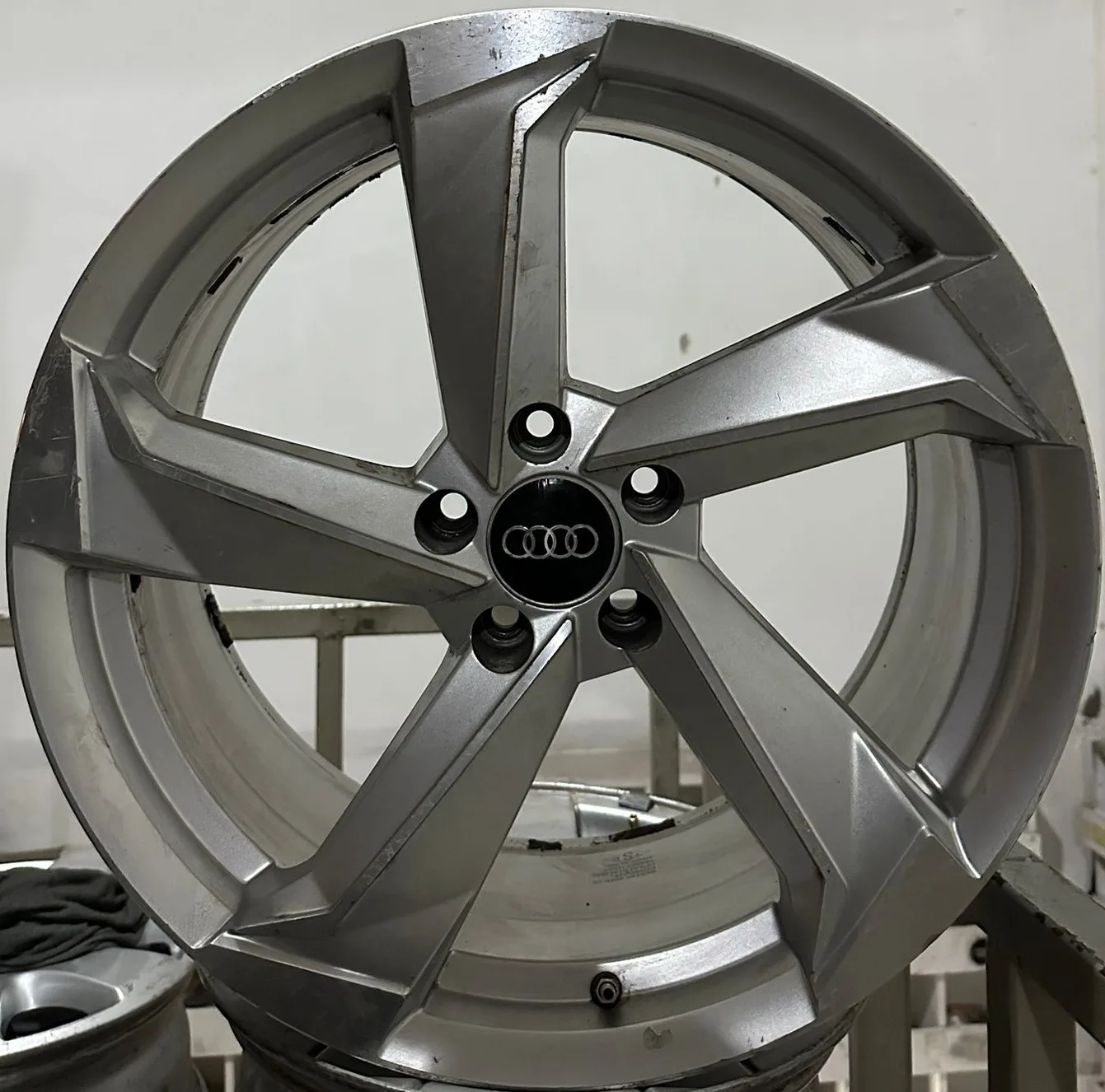 8.5 19-5 112 ET36 CH66.6 AUDİ SLİNE İŞLEMLİ