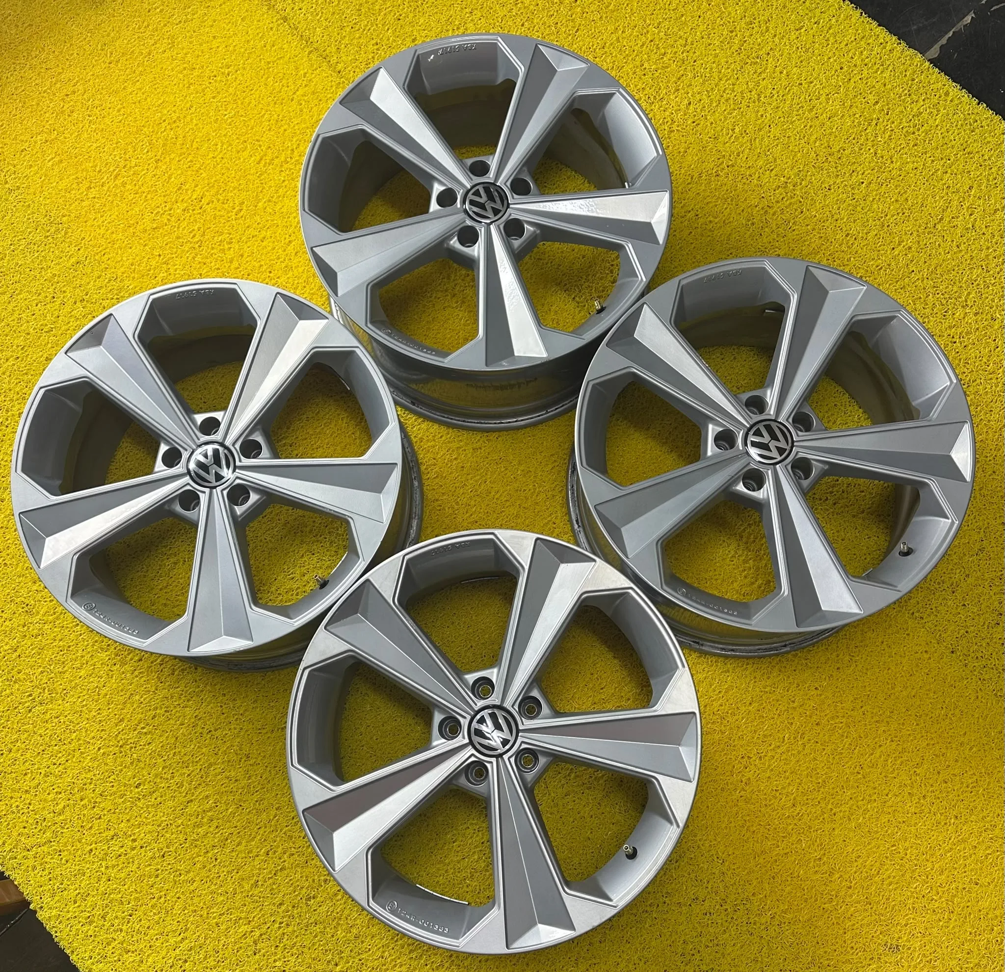 5x112 19 İNÇ J8.5 ET38 VOLKSWAGEN JANT TAKIMI