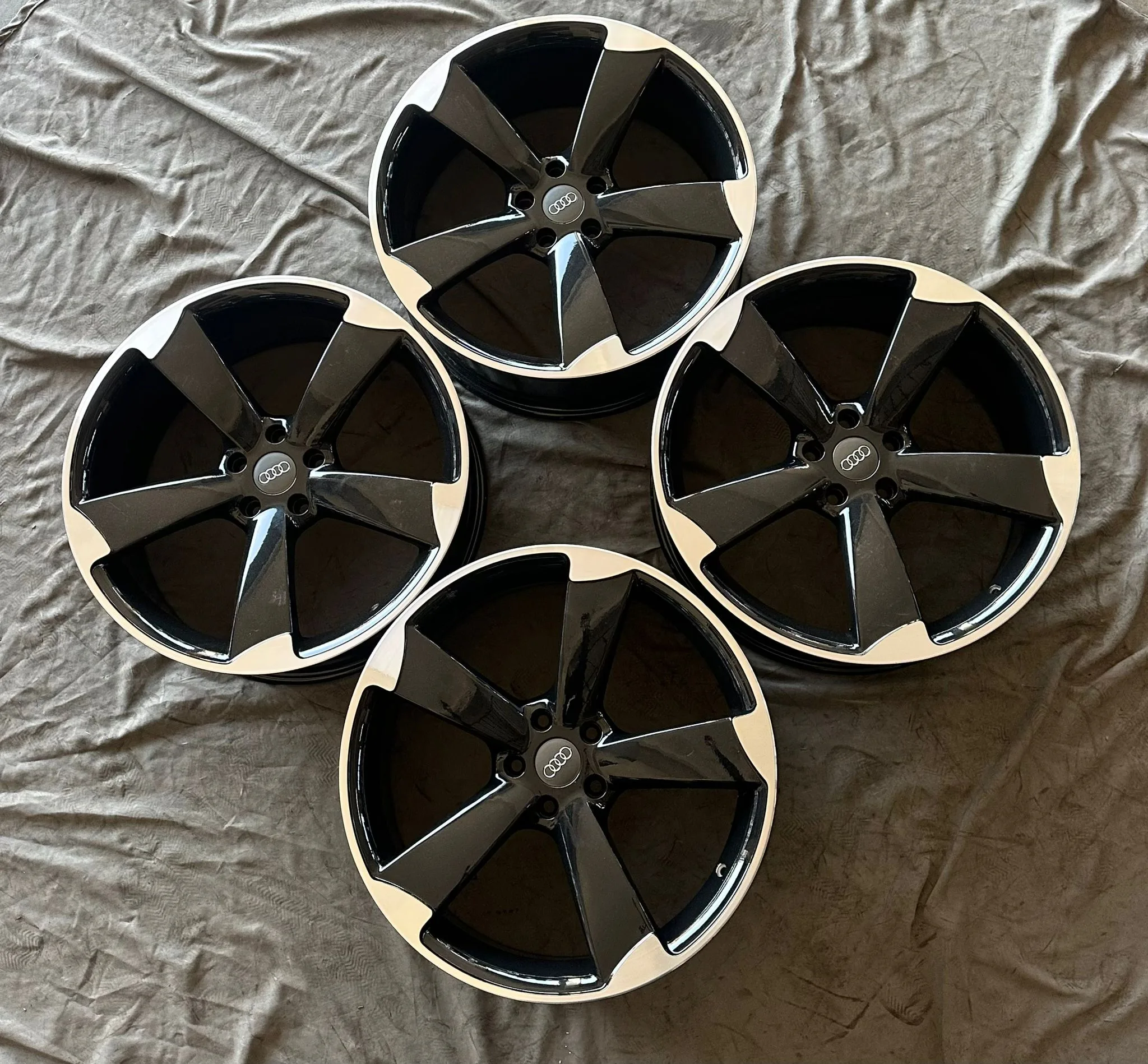 5x112 20 İNÇ J8.5 ET35 AUDI RS JANT TAKIMI (KİRAZLIK 600 İŞLEMLİ)