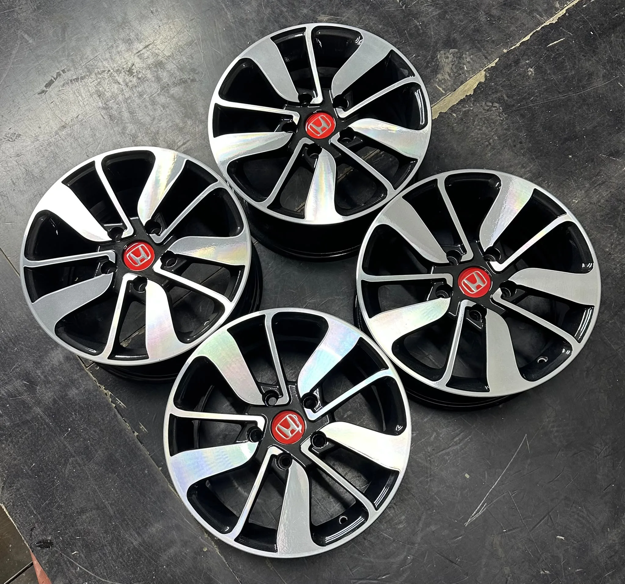 5x114.3 15 İNÇ J6.5 ET35 HONDA FC5 JANT TAKIMI