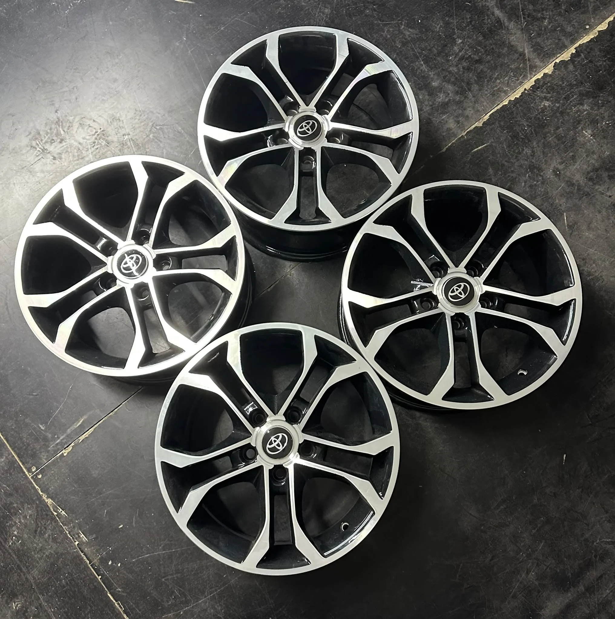 5x114.3 16 İNÇ J7.5 ET45 TOYOTA JANT TAKIMI