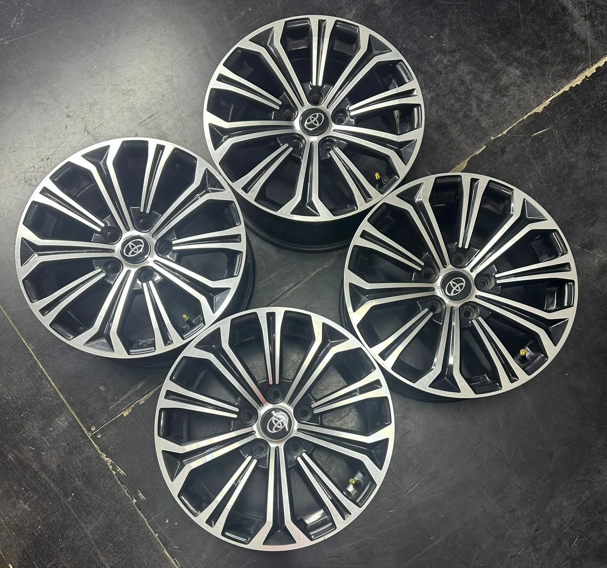 5x114.3 16 İNÇ J7 ET40 TOYOTA COROLLA JANT TAKIMI
