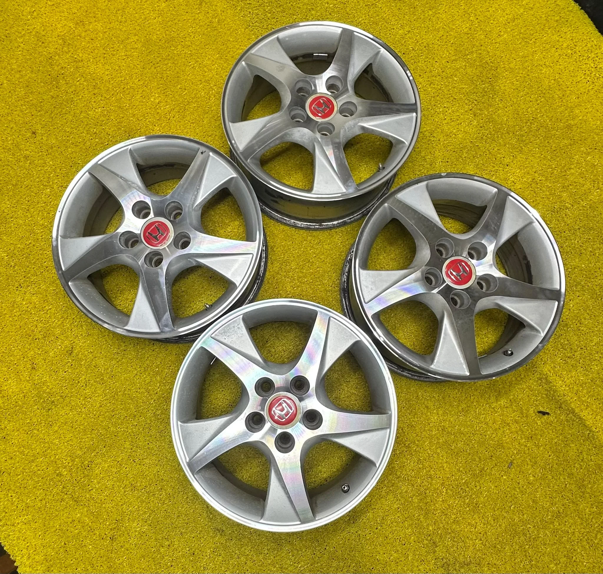 5x114.3 16 İNÇ J6.5 ET50 HONDA JANT TAKIMI