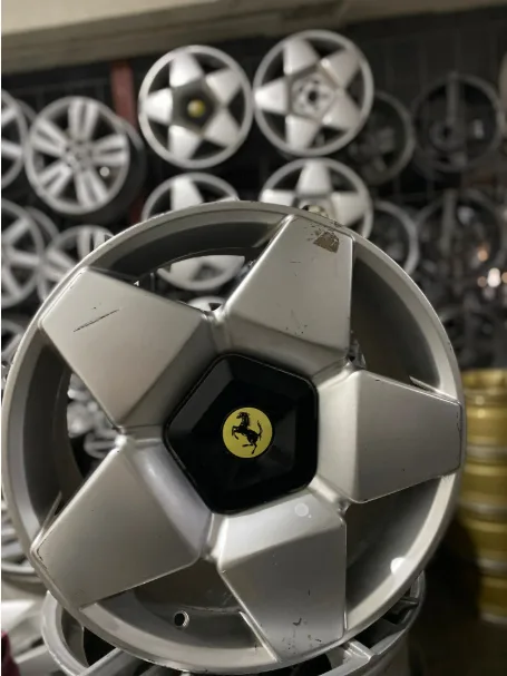 8 17 5 114.3 ET40 CH67.1 FERRARİ JANT TAKIMI