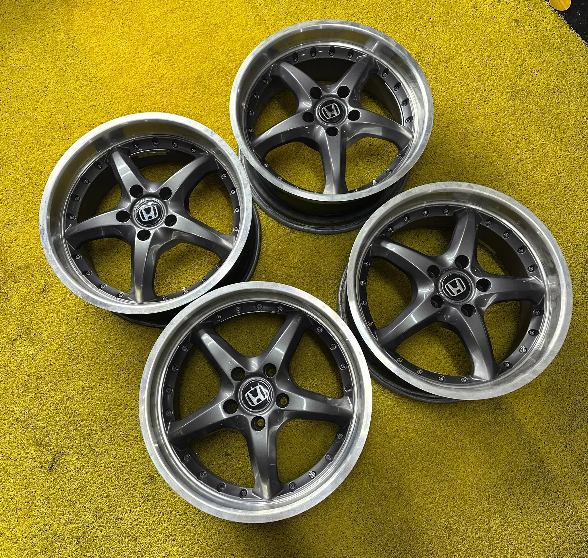 5x114.3 17 İNÇ J8 ET 35 HONDA JANT TAKIMI