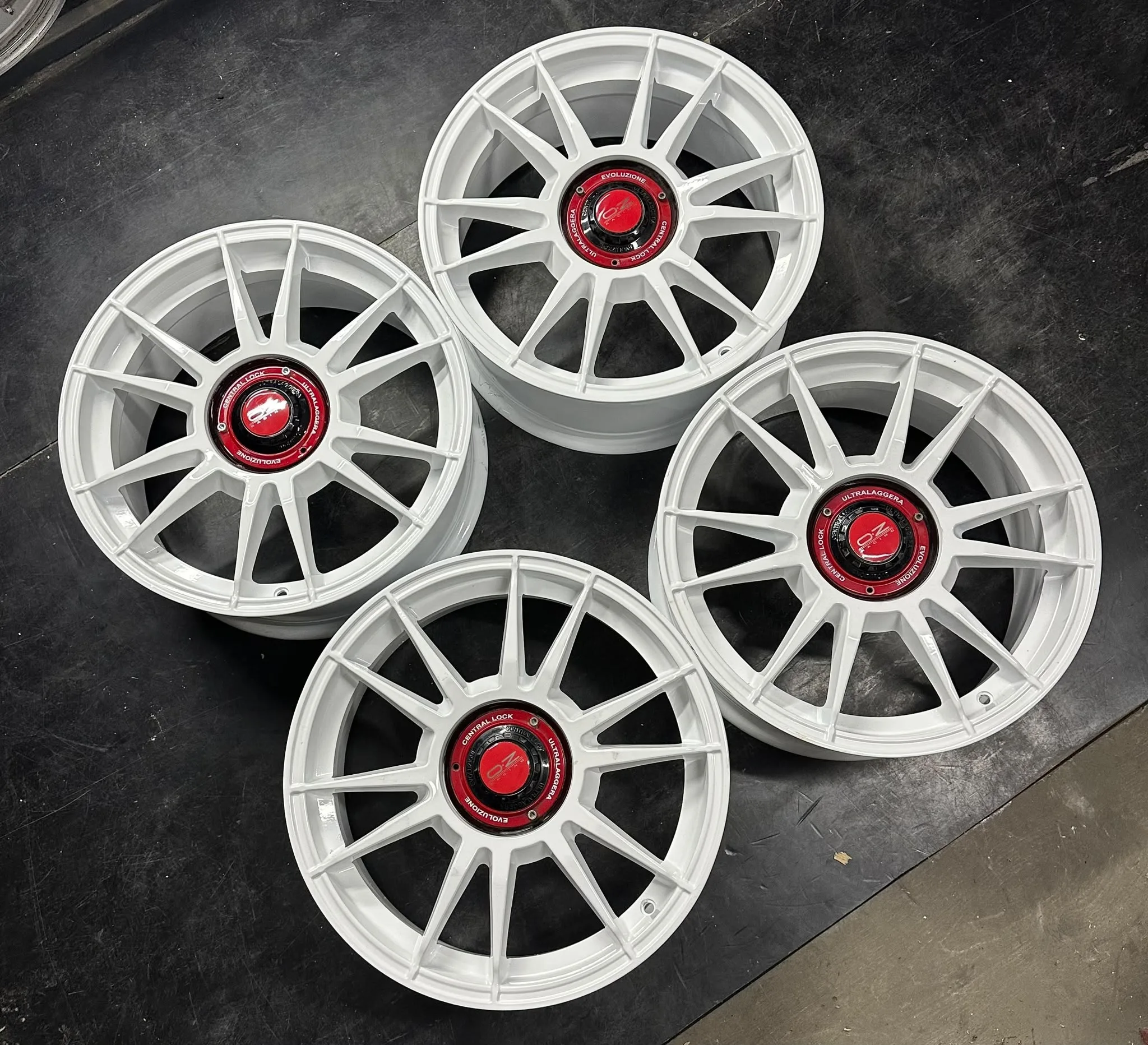 5x114.3 18 İNÇ J8 ET35 O.Z RACING JANT TAKIMI