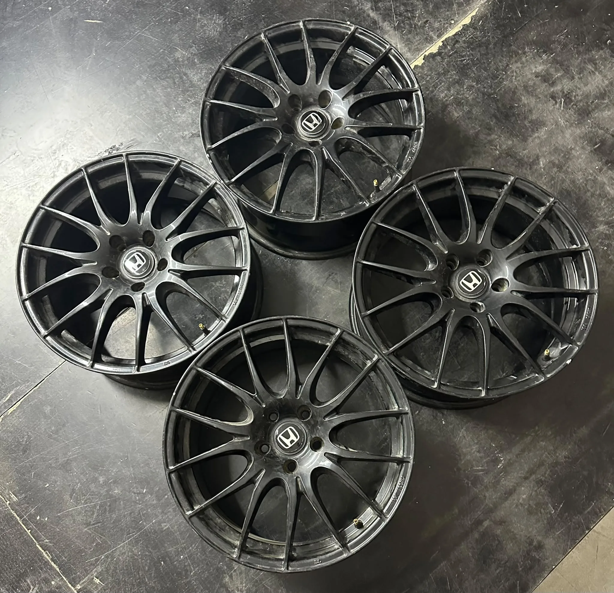 5x114.3 18 İNÇ J8 ET35 HONDA JANT TAKIMI