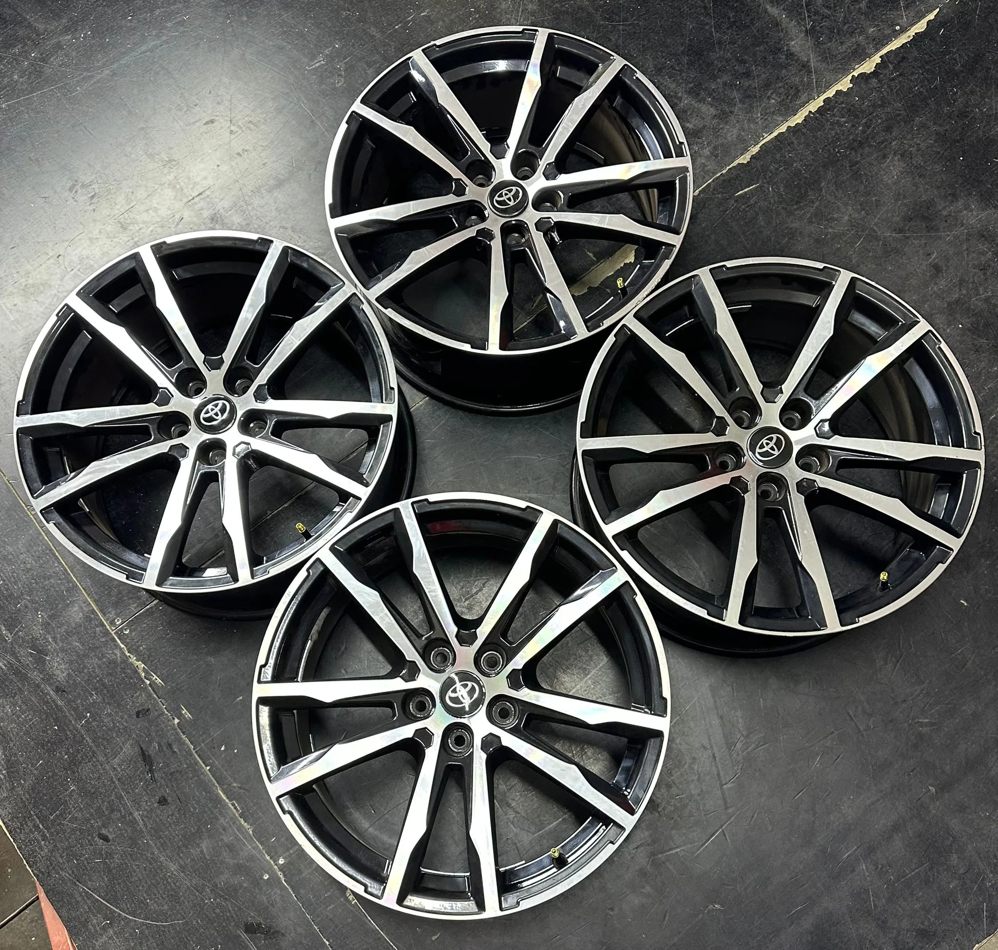 5x114.3 19 İNÇ J8.5 ET42 TOYOTA C-HR JANT TAKIMI