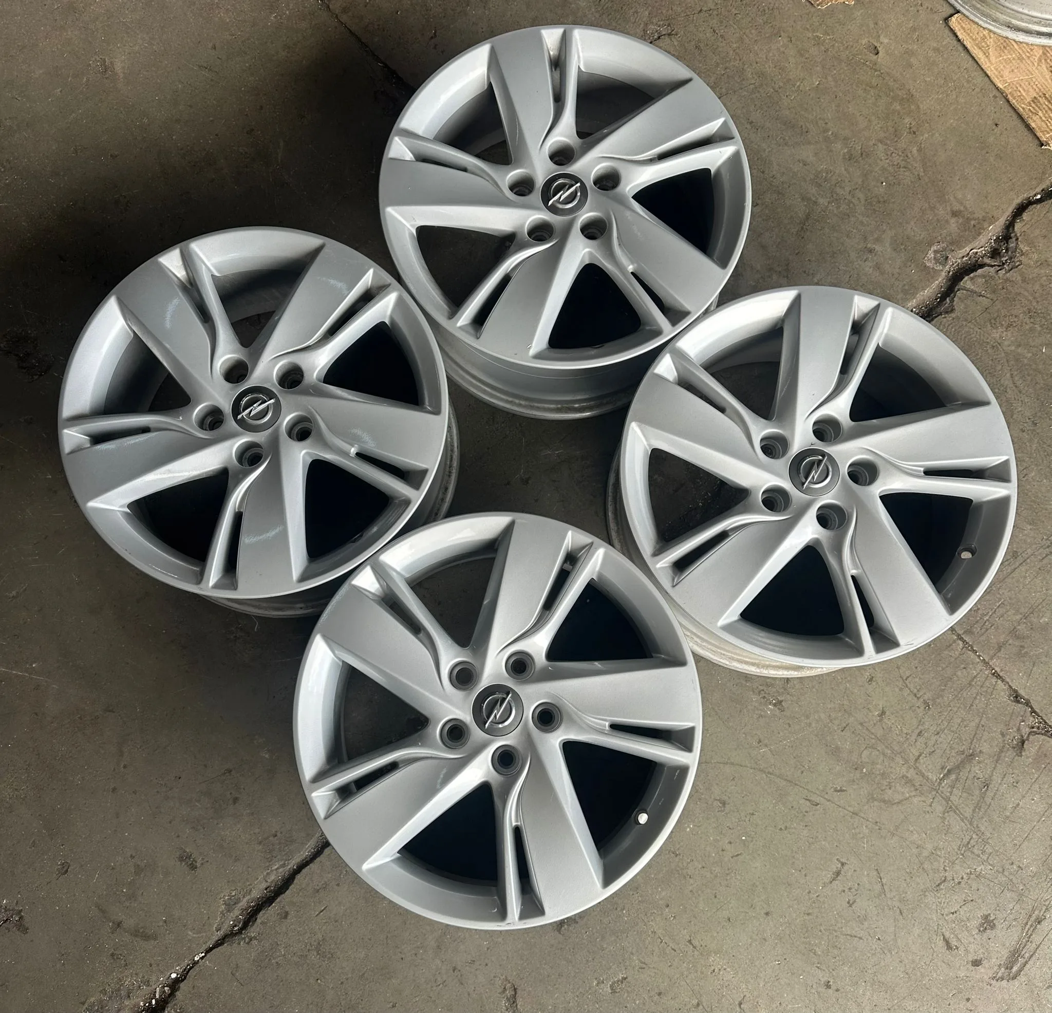 5x115 17 İNÇ J7 ET44 ORJİNAL OPEL ASTRA J JANT TAKIMI (K6)