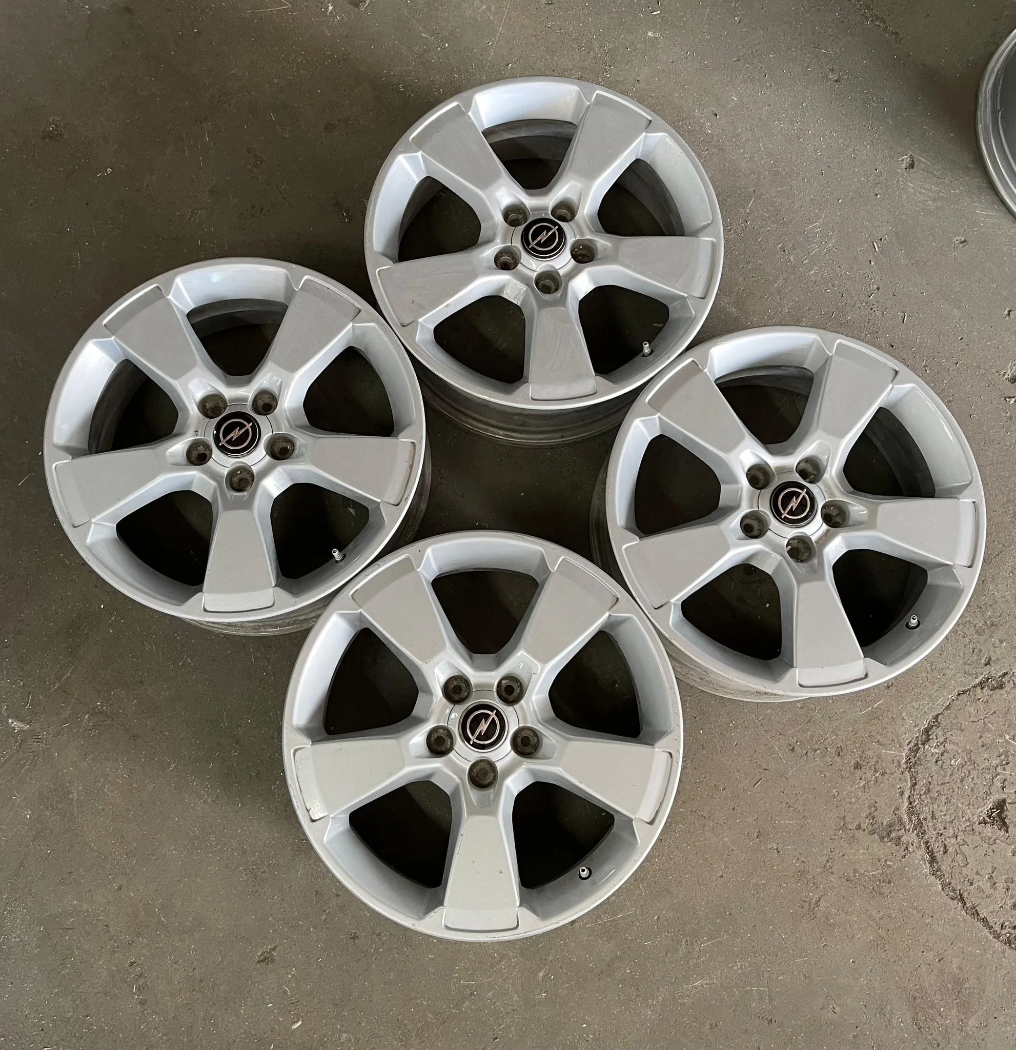 5X115 18 İNÇ J7 ET45 OPEL JANT TAKIMI (K6)