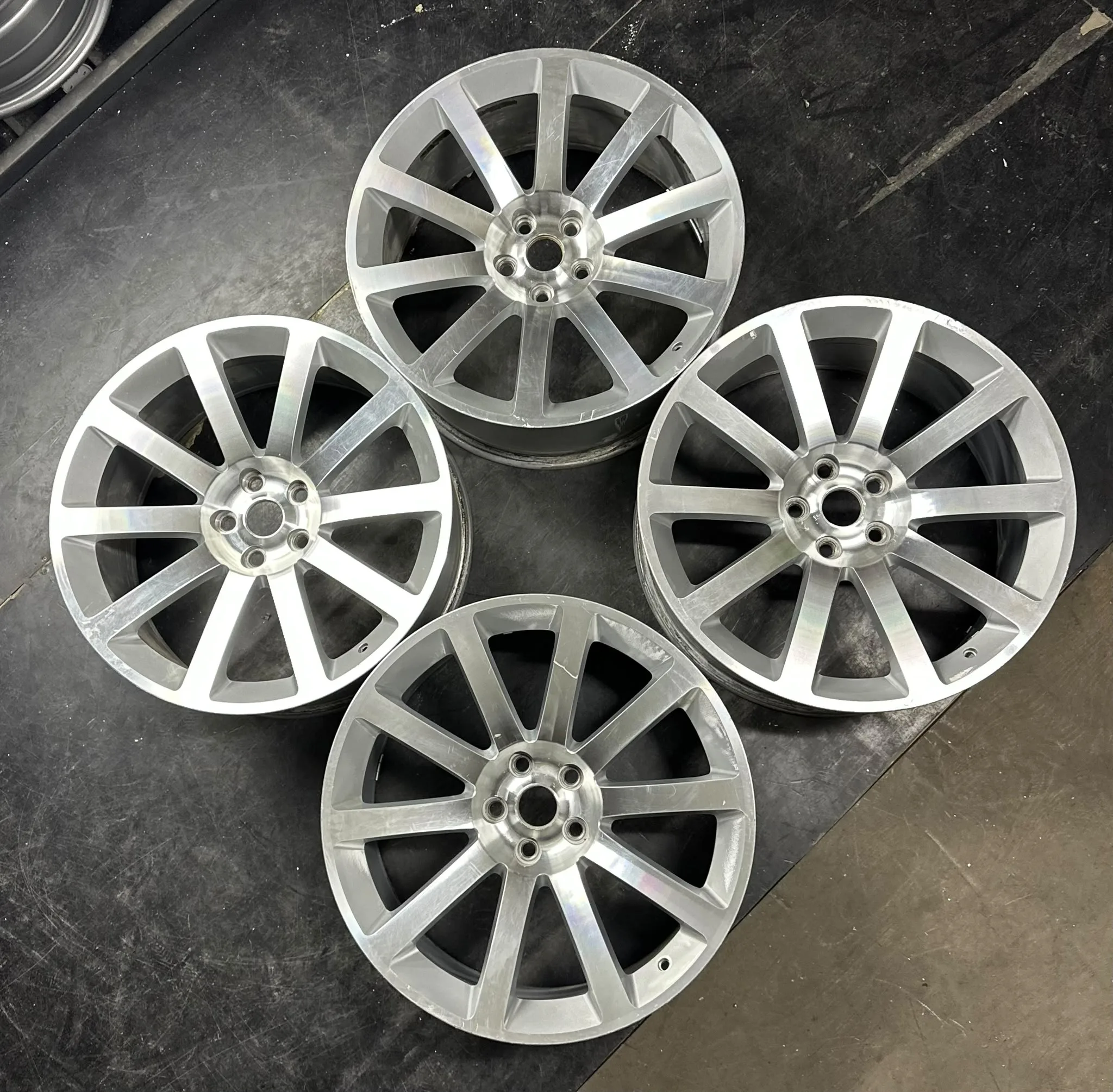 5x115 20 İNÇ J9 ET26 CHRYSLER 300C JANT TAKIMI (İŞLEMLİ)