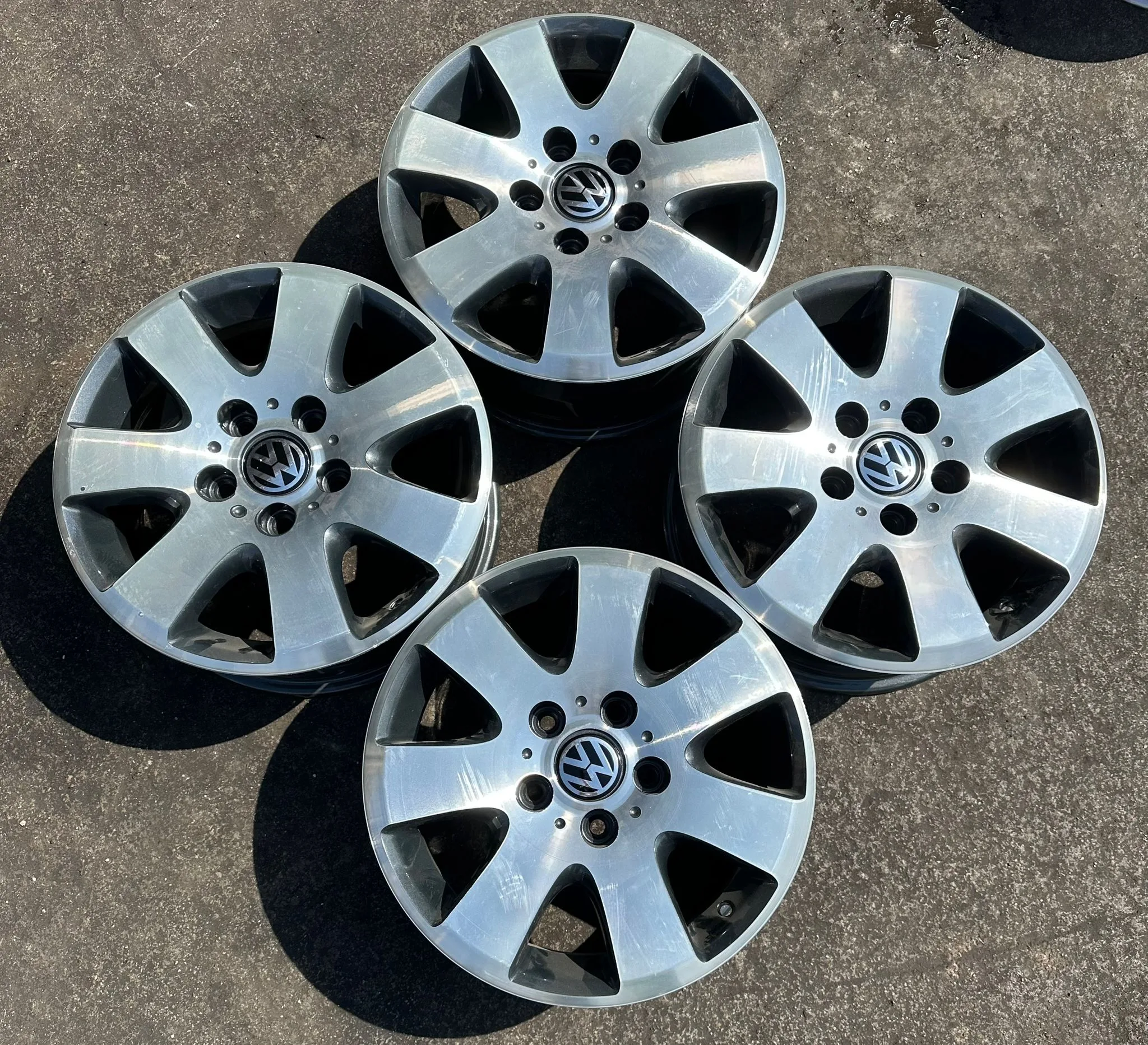 5x120 16 İNÇ J6.5 ET51 VOLKSWAGEN MULTİVAN-CAREVELLA ORJİNAL JANT TAKIMI(K6)