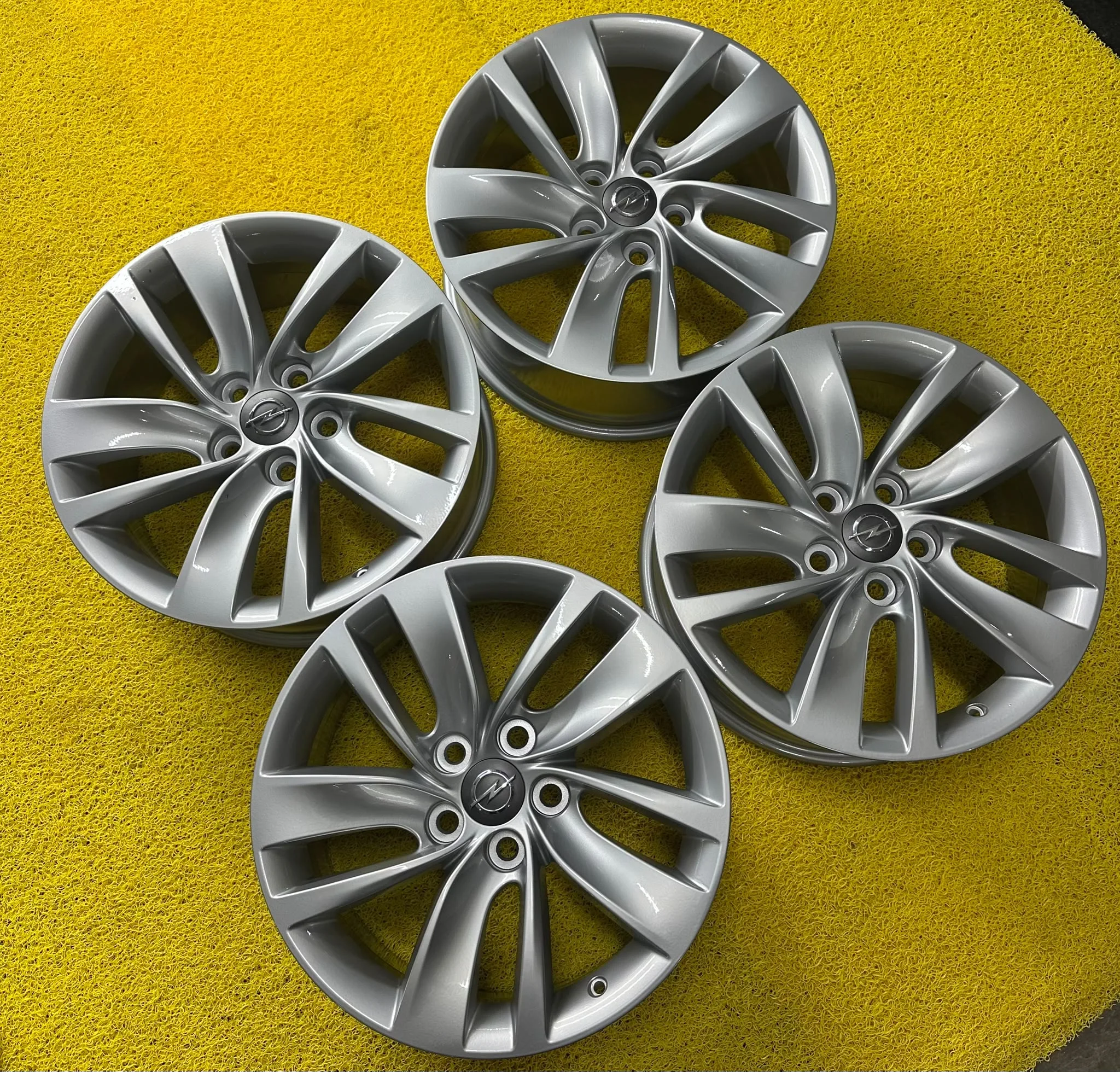 5x120 18 İNÇ J8 ET42 ORJİNAL OPEL İNSİGNİA JANT TAKIMI