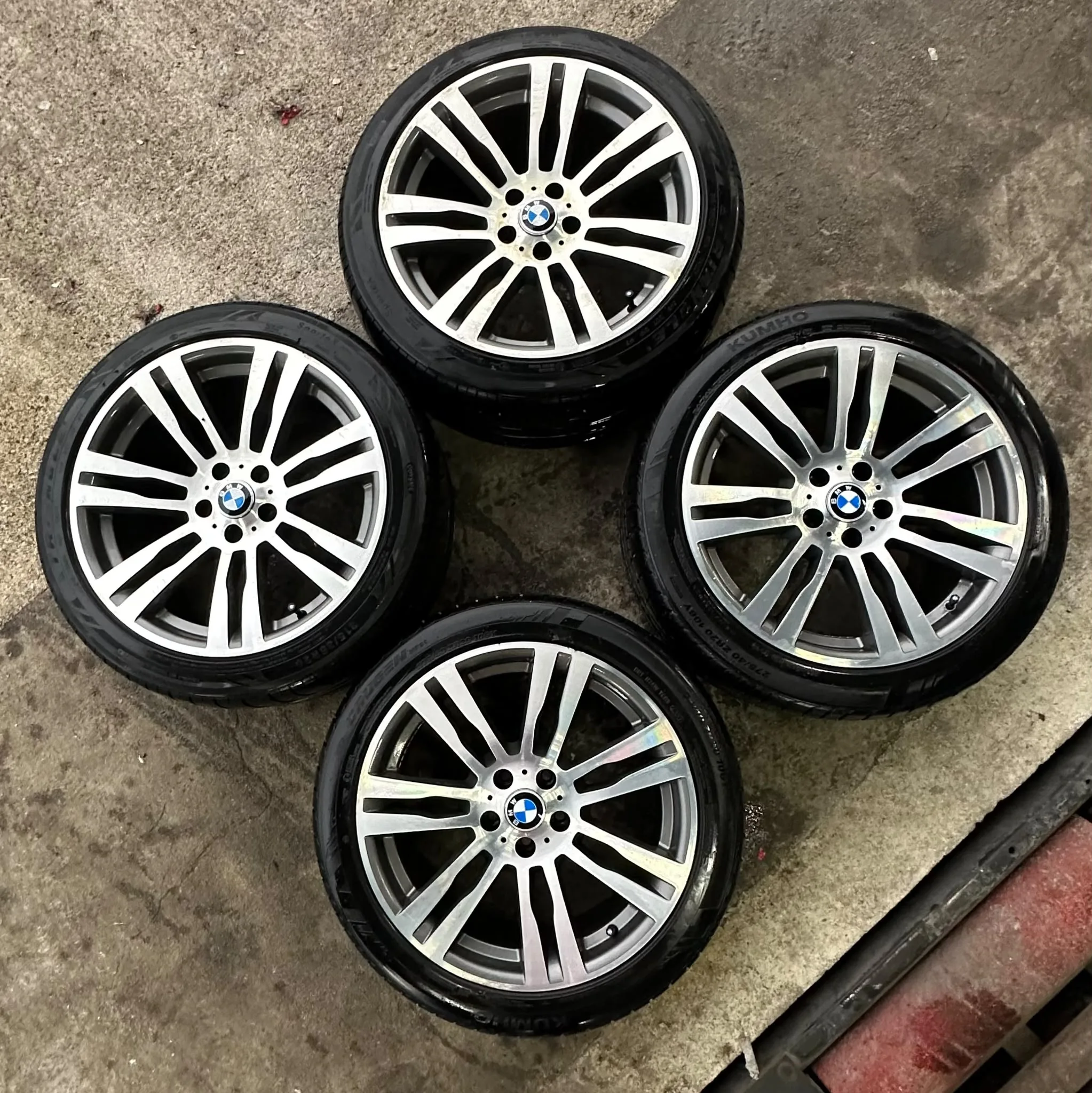 5x120 20 İNÇ J10-11 ET40-37 275/40 20 2018 KUMHO 315/35 20 2022 TRIANGLE ORJİNAL BMW X5 X6 JANT