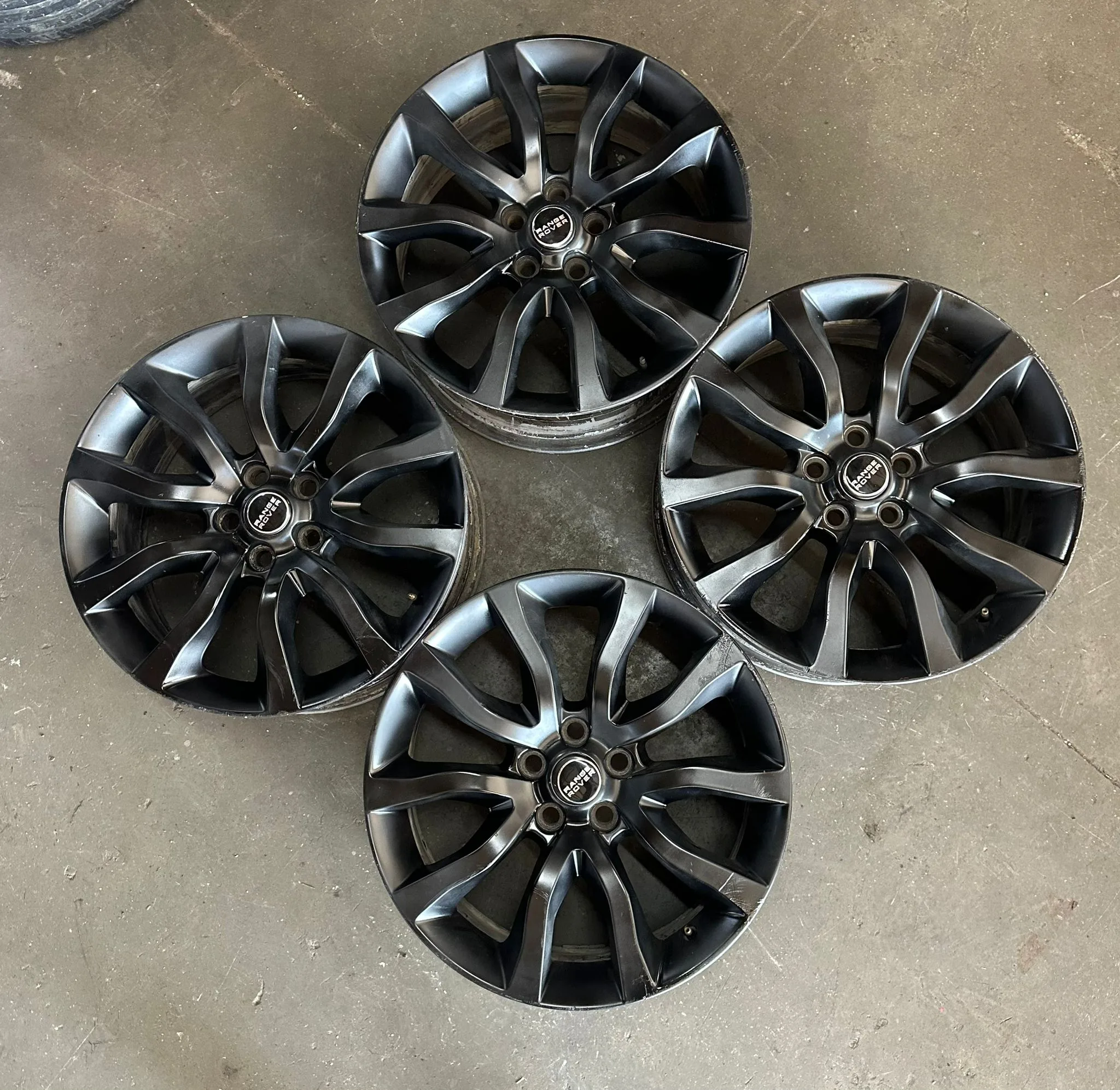 5x120 20 İNÇ J8.5 ET47 ORJİNAL LAND ROVER JANT TAKIMI (K6)