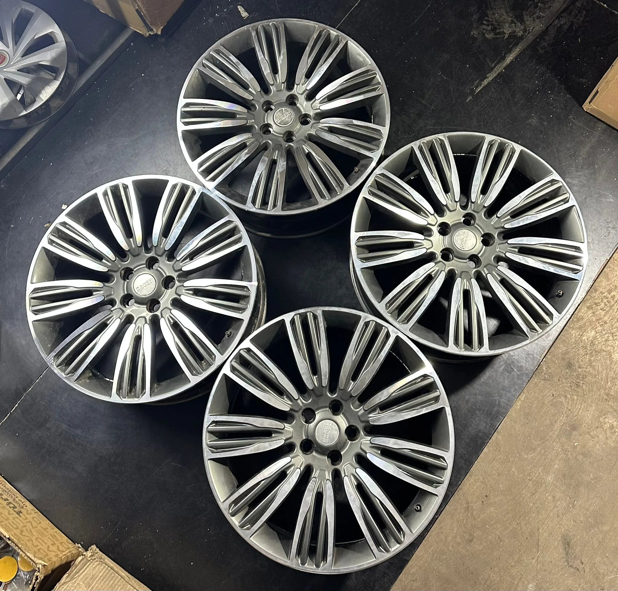 5x120 22 İNÇ J9.5 ET45 RANGE ROVER VELAR EVOQUE JANT TAKIMI (İŞLEMLİ)