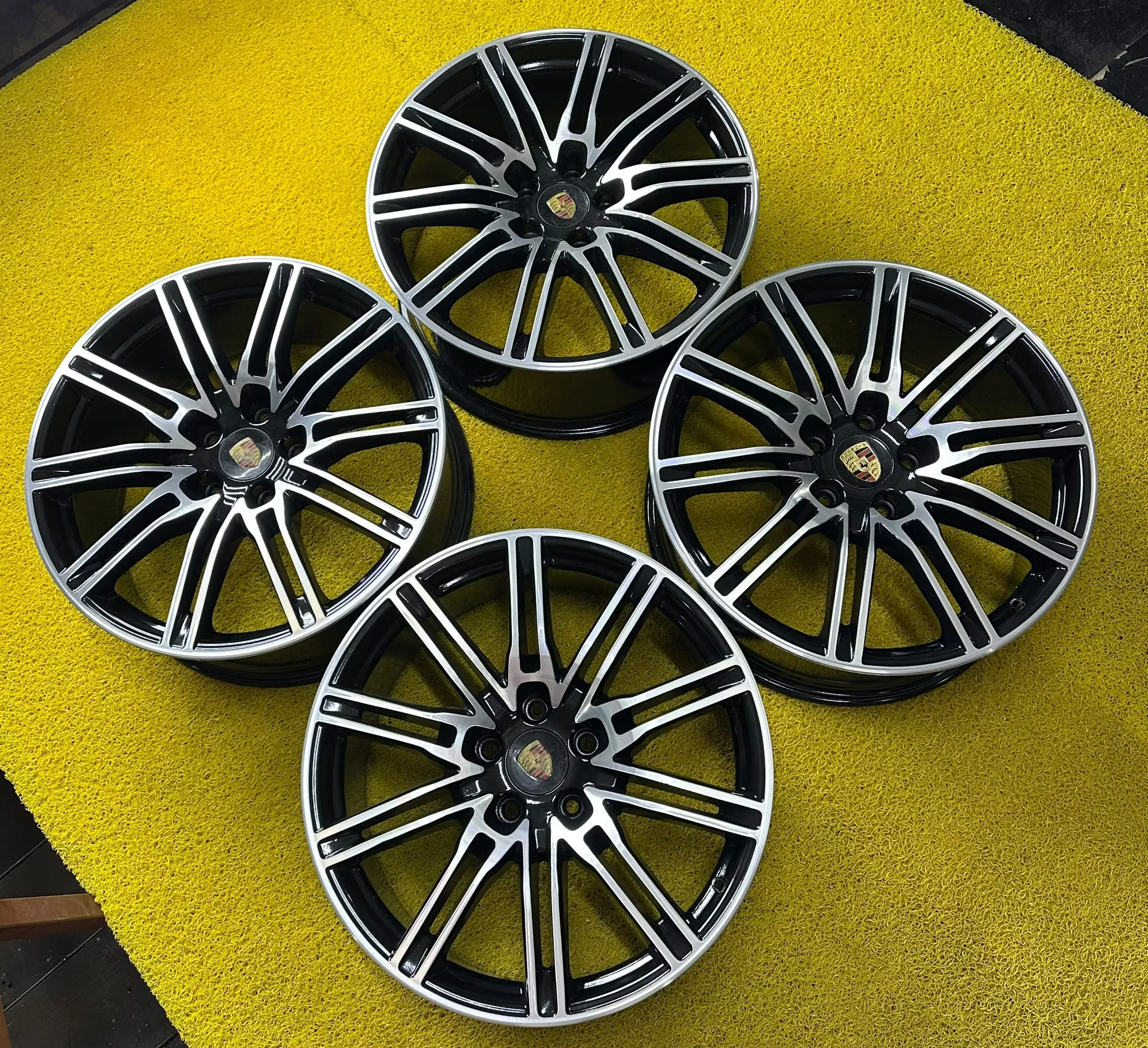 5x130 21 İNÇ J10 ET50 PORSCHE CAYENNE JANT TAKIMI
