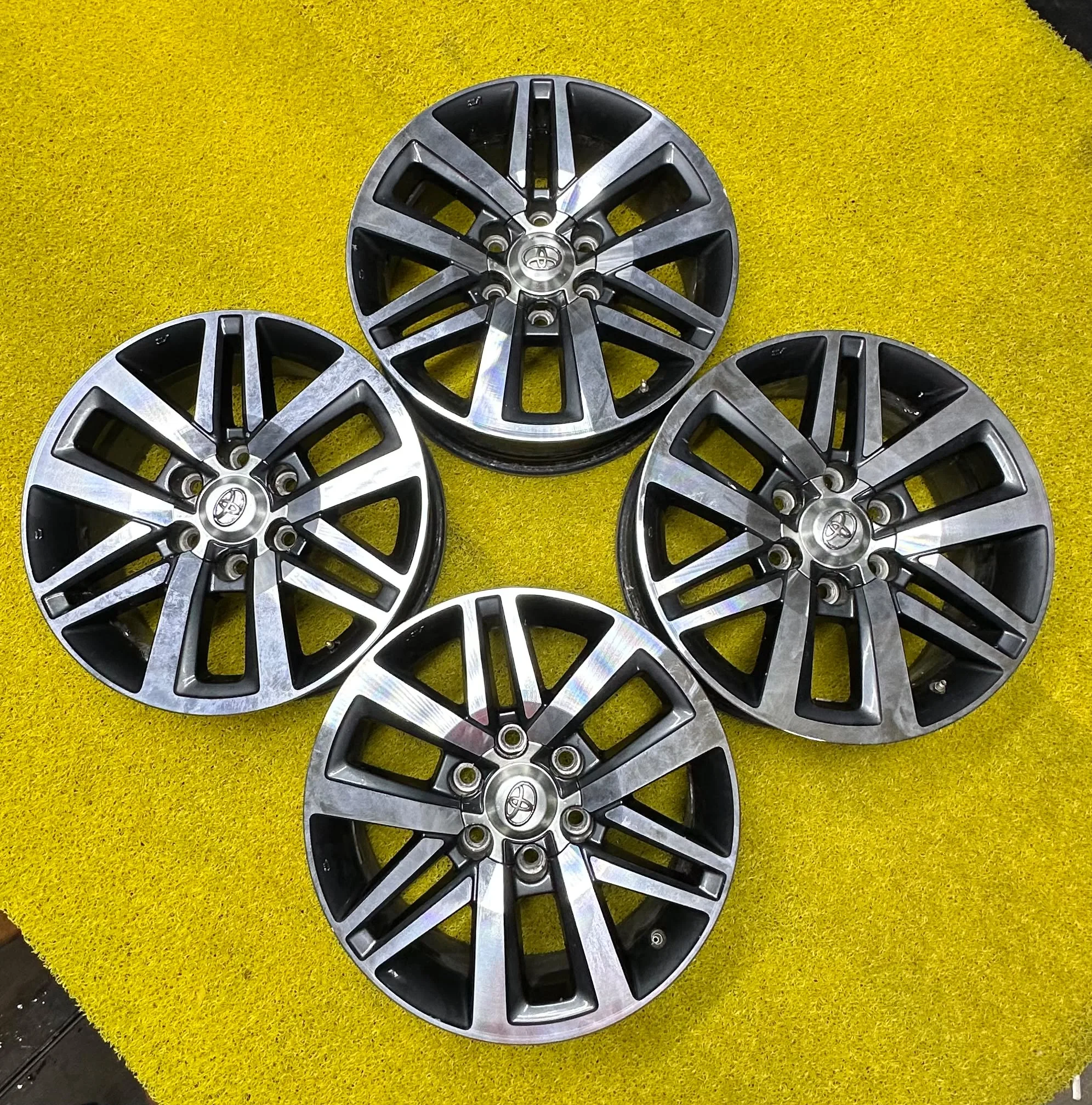 6x139.7 18 İNÇ J7.5 ET30 ORJİNAL TOYOTA HİLUX JANT TAKIMI