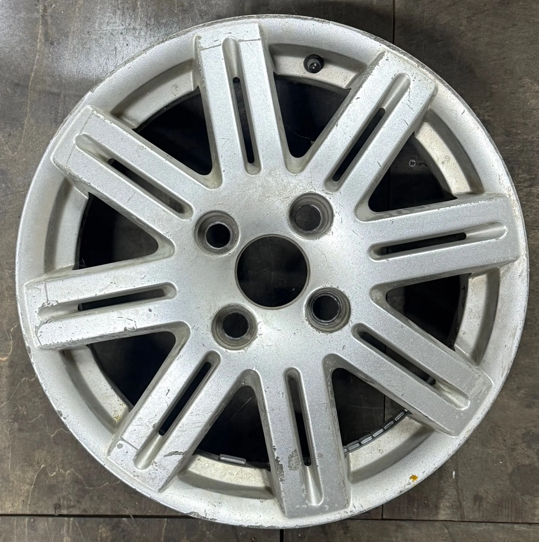 4x108-15 6.0 Et52 ORJINAL FORD FOCUS JANT (1Adet)